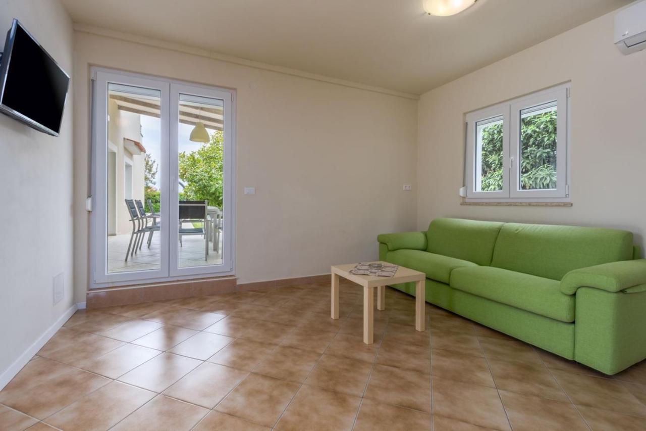Exclusive 4 Bedroom Alex In With Private Pool, Garden And Parking Poreč
